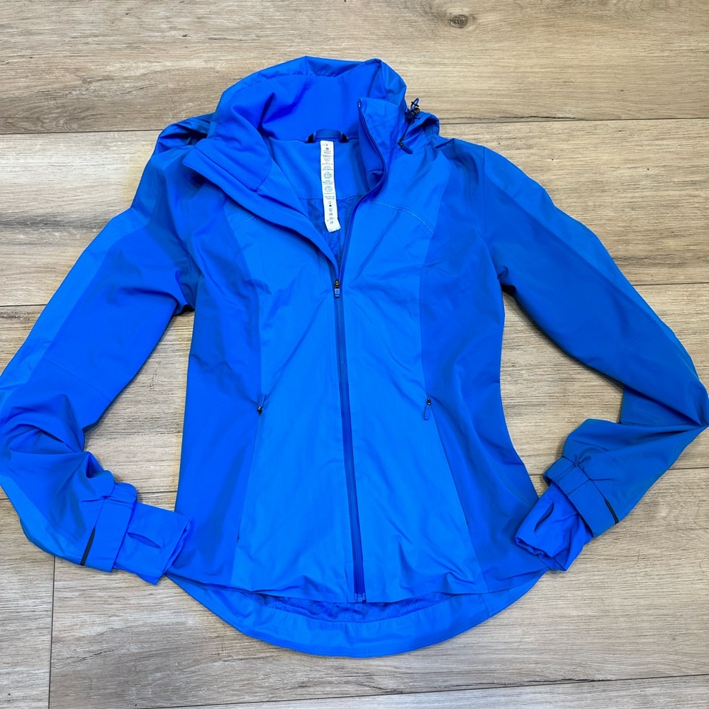 lululemon athletica Raindrop Jacket - Cornflower Blue Size 4